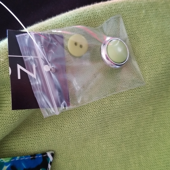 Notations Petite shirt/sweater - Picture 5 of 7